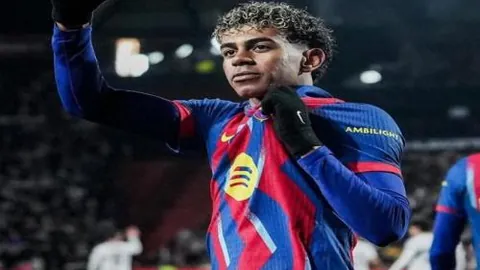 黄蜂队主帅强调三名球员防守关键，贡献卓著。